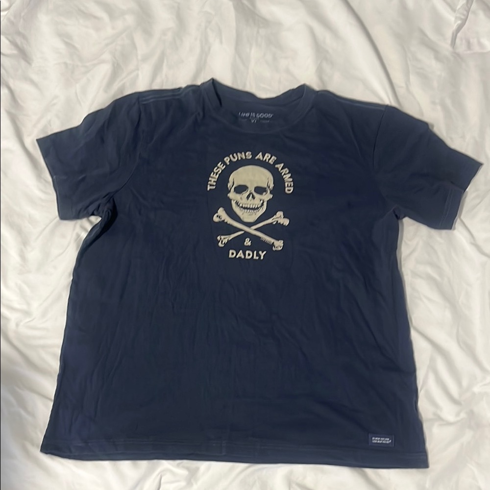 Life Is Good Navy Tee with Skull Design XL EUC